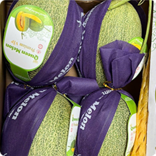 Trái cây nhập | Khay gỗ vuông nắp mica trái cây 3