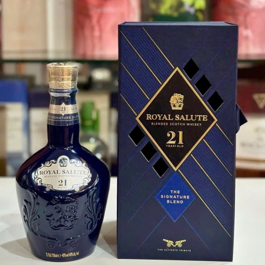 Rượu Chivas 21
